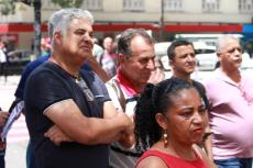 Ato pela reduo dos juros e por reposio salarial j